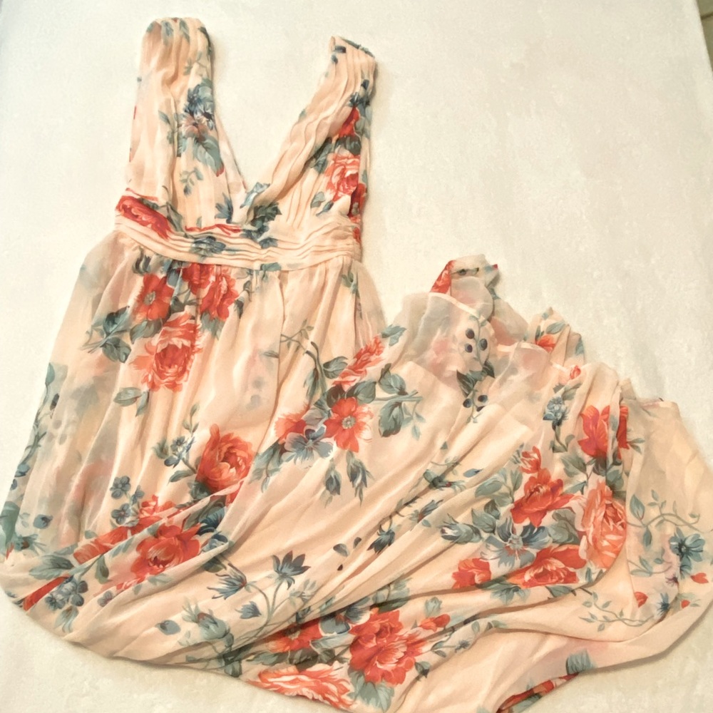 Lulus Garden Meandering Blush Floral Print Maxi Dress. Small. blush floral print